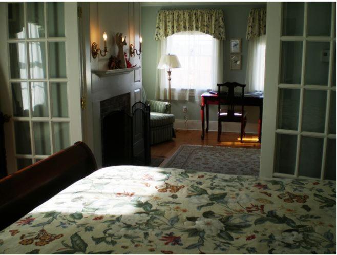 Compass Rose Inn นิวเบอรีพอร์ต ภายนอก รูปภาพ