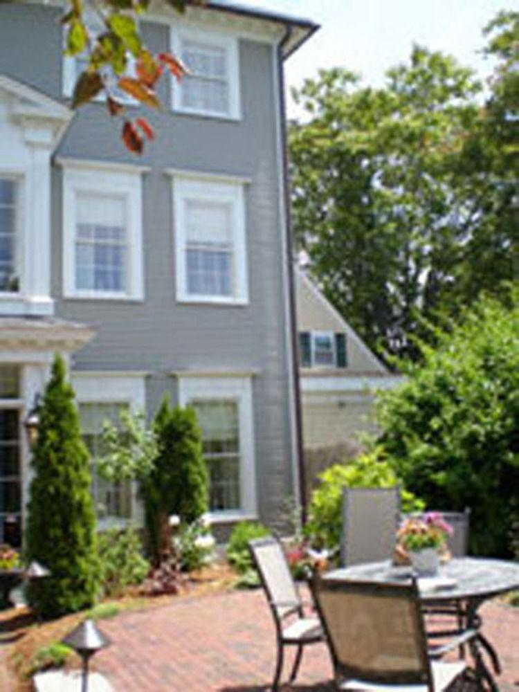 Compass Rose Inn นิวเบอรีพอร์ต ภายนอก รูปภาพ