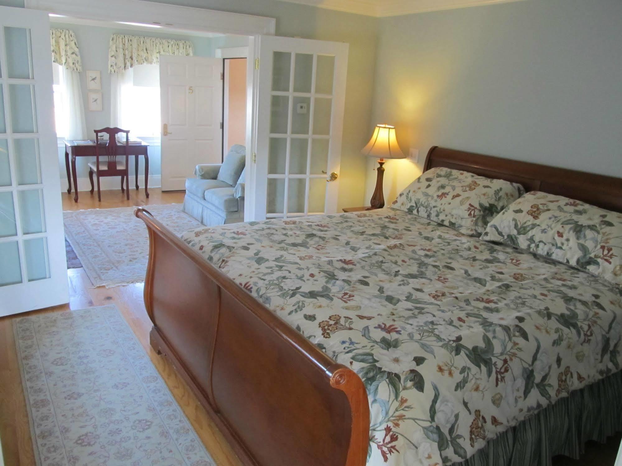 Compass Rose Inn นิวเบอรีพอร์ต ภายนอก รูปภาพ